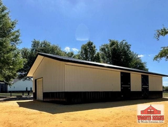 A shed row built by Woodys Barns in Florida