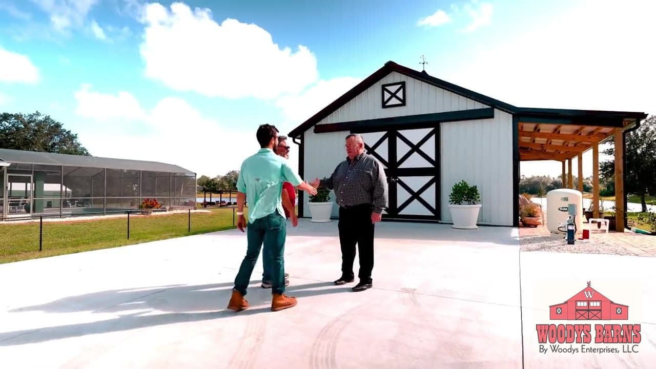 A finished Woodys Barns horse barn on a Florida property