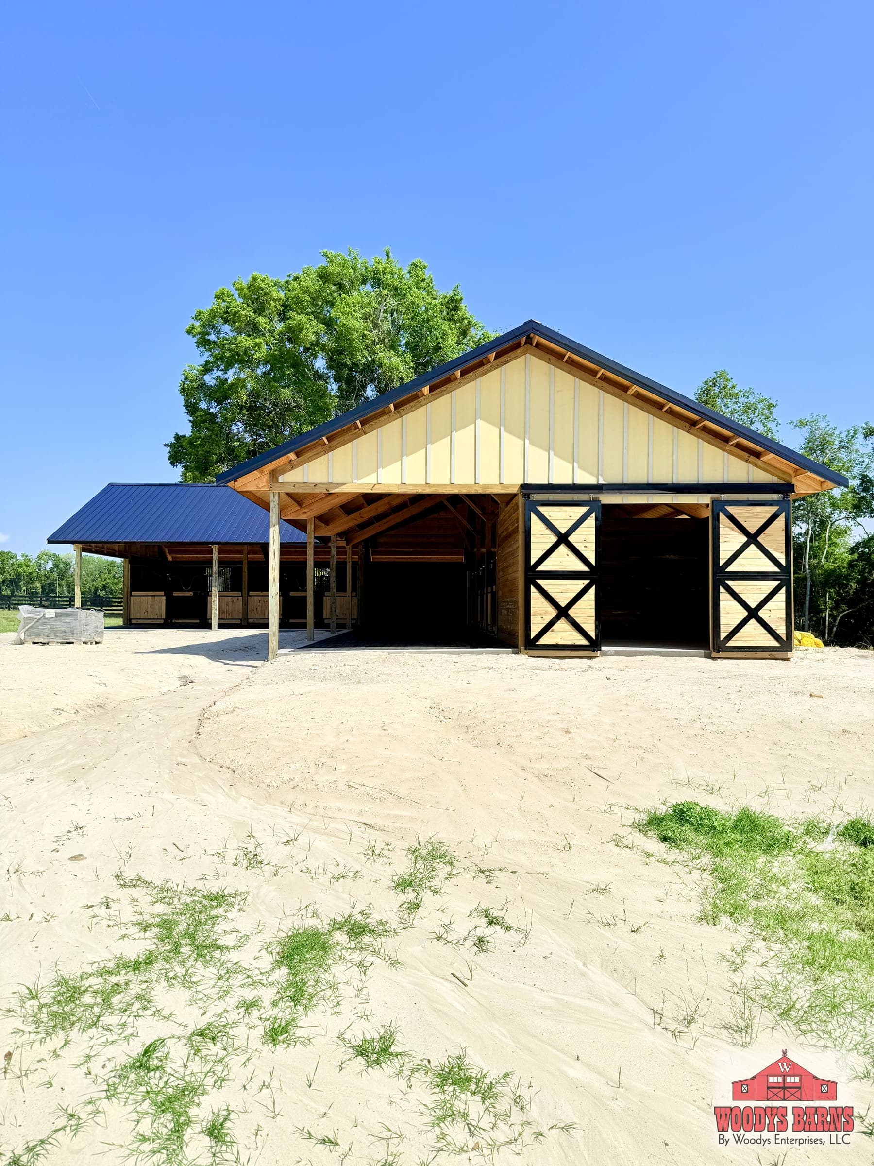 The Mouras Shed Row, photo 6