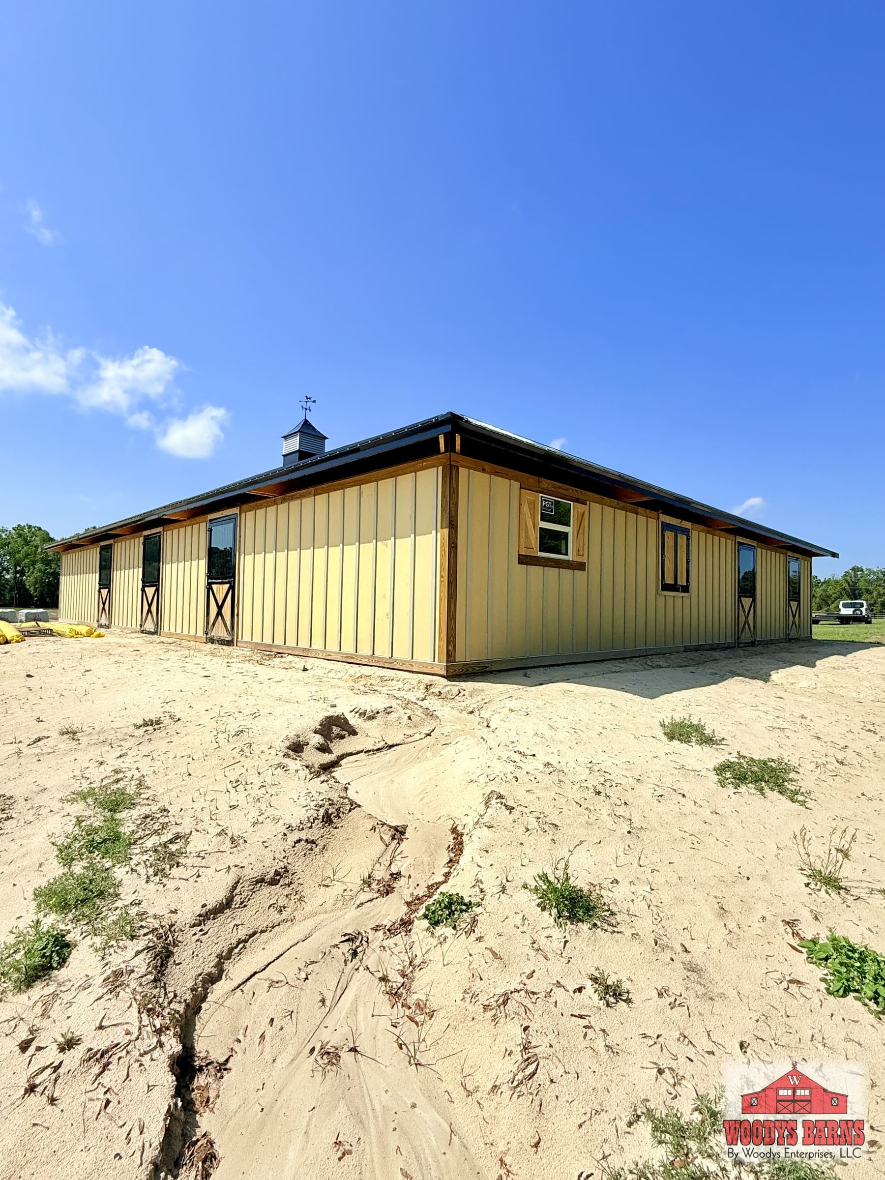 The Mouras Shed Row, photo 2